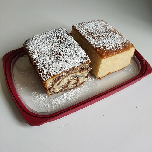 Marble cake, lemon cake at Maspinzelo in Cologne
