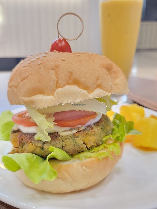 Falafel burger and potatoes at ANNIE Sweetery & Eatery in Koh Samui