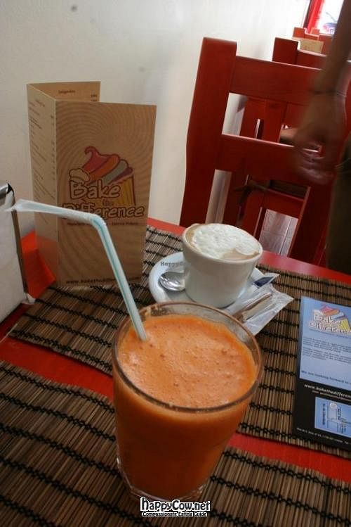 Juice and Café at Bake the Difference in Lisbon