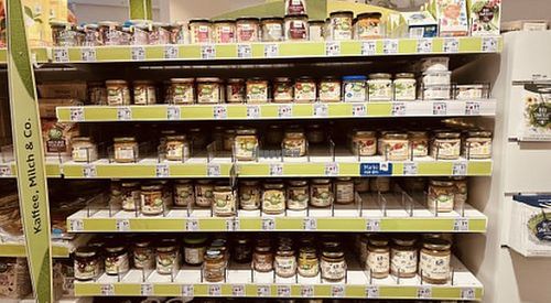 vegan meals  at DM Drogerie Markt - Osdorfer Landstraße in Hamburg
