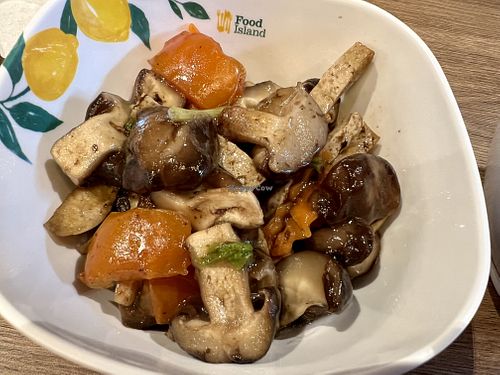 Mushrooms stir fried   at Mungsawirat Jay in Bangkok