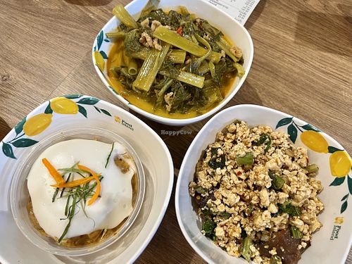 Local dishes: แกงเทโพ, ห่อหมกเห็ด, ลาบเต้าหู้  at Mungsawirat Jay in Bangkok