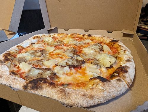 Hawaiian at Pizza Cosi in Budapest