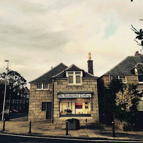 outside at Rendezvous at Nargile in Aberdeen