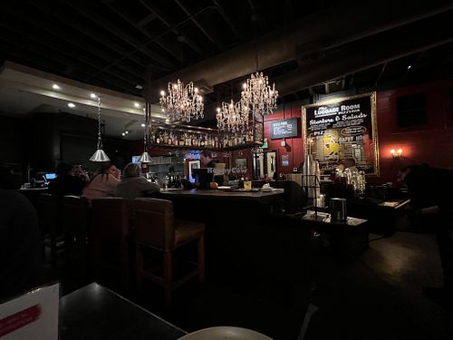 Decor   at The Luggage Room Pizzeria in Pasadena