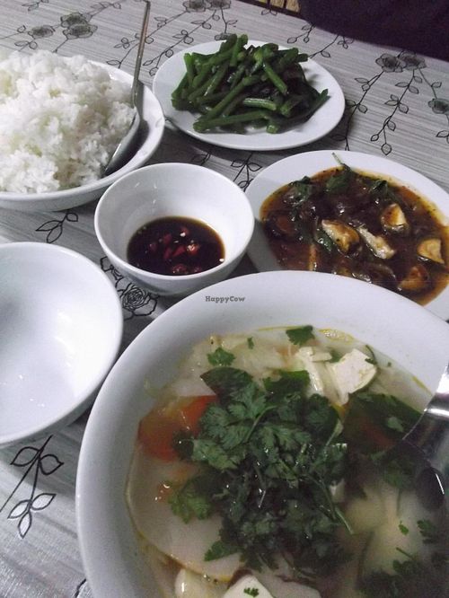 Rice, French beans, soup and mushrooms in sauce at Bo De Quan - Ho Tung Mau in Vinh