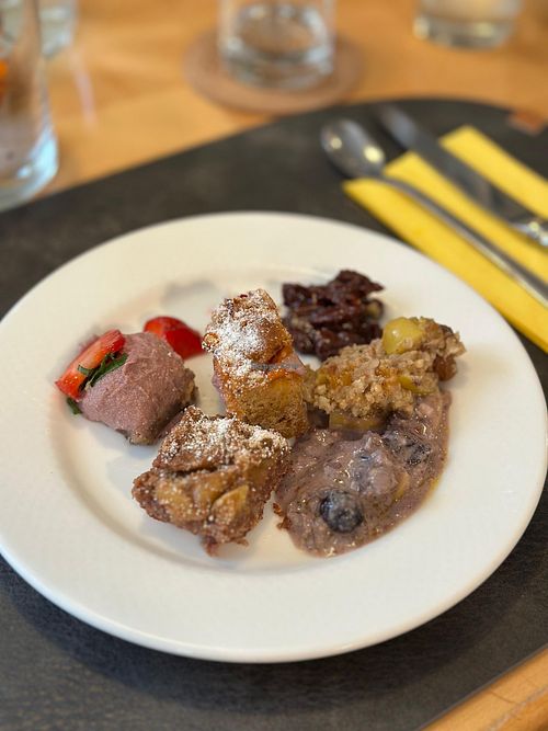  at Genussstube Petra Reingruber in Hellmonsoedt