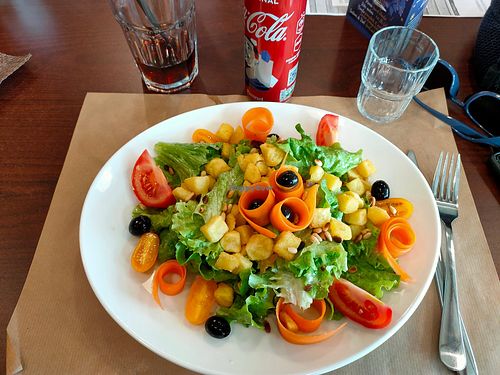 Vegan salad at La Plage Bouzey in Chaumousey