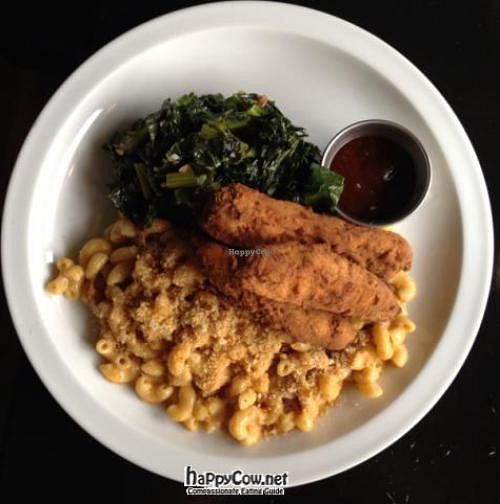 macaroni plate at The Hogtown Vegan in Toronto