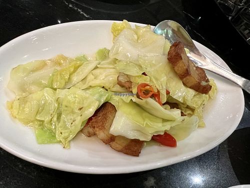 Cabbage & Vegan Pork stir fry  at Hua Seng Hong ฮั่วเซ่งฮง 和成豐 - Central Eastville in Bangkok
