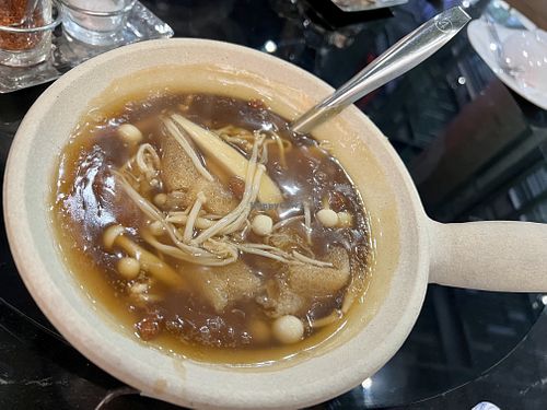 Mixed mushrooms and bamboo pulp thick soup  at Hua Seng Hong ฮั่วเซ่งฮง 和成豐 - Central Eastville in Bangkok