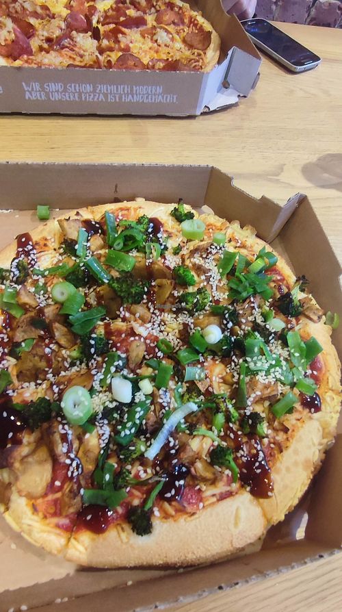Pizza Vegayaki at Domino's Pizza in Buchholz