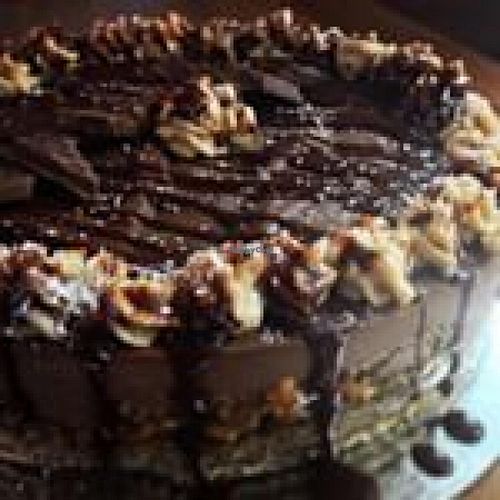 raw organic special order cake at Shokuiku in Northcote