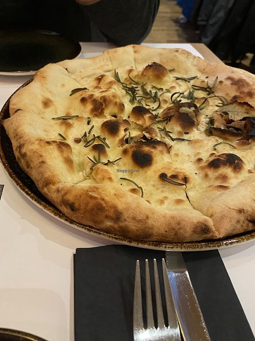 Pizzabrot mit Rosmarin  at hey.fratelli in Guetersloh