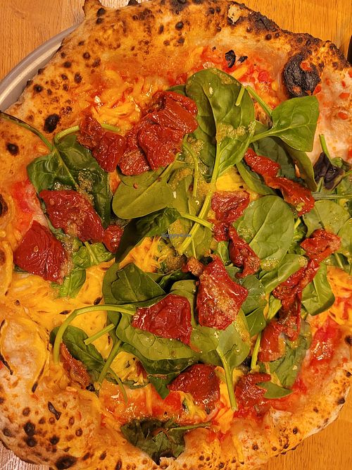 Veganisierte Pizza Spinachi at hey.fratelli in Guetersloh