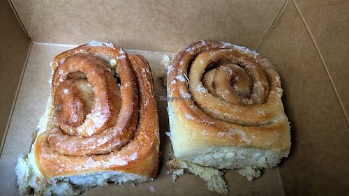 Cinnamon buns at The Hippie Baker in Vigo