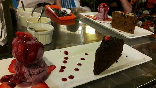 helado y torta veganos at VEGANO El Buen Alimento in Cali