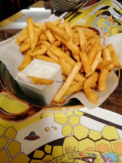 Patatine con curry e Mayo di barbatietola at Uva e Menta - Maybe closed in Trento