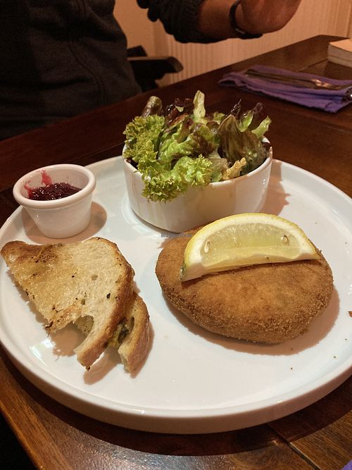 Vegan Camenbert (cauliflower basis)  at Tisch in Vienna