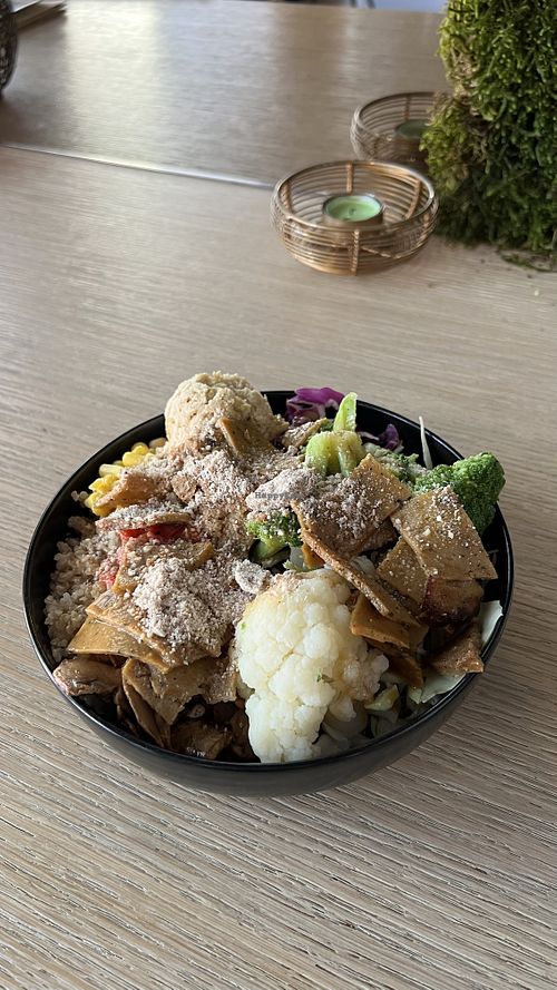 Make your own salad  at Food Garden in Zagreb