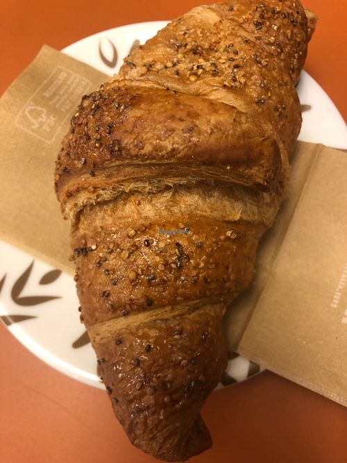 Blackberry and blueberry croissant at Caffetteria Paideia in Turin
