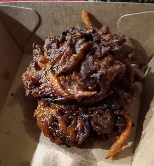 Vegetable pakora at Kohlis Waterfront Indian Restaurant in Batemans Bay