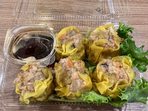 Kanom Jeeb ขนมจีบ  at Boonniyom Santi Asoke Market ตลาดบุญนิยมสันติอโศก in Bangkok