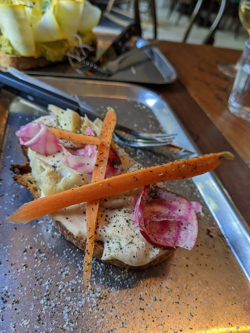 'dying for toast' at MITTWOCH in Rotterdam