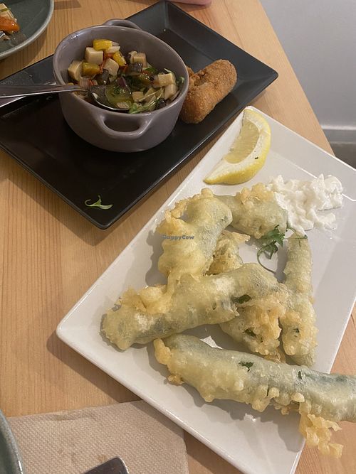 Peixinhos da horta incríveis! Salada de “polvo” e croquetes! A maionese também muito boa  at A Minha Avó in Lisbon