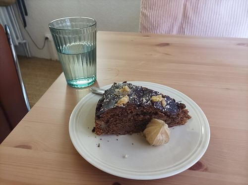 Cake café et noix at Bloom Kitchen in Limoges