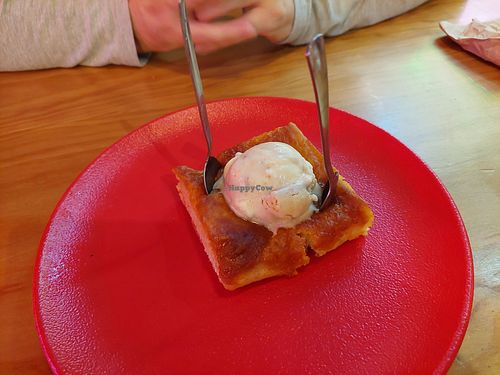 Blondie: Coconut + banana 🍌 brownie at Rockabilly in Gran Canaria