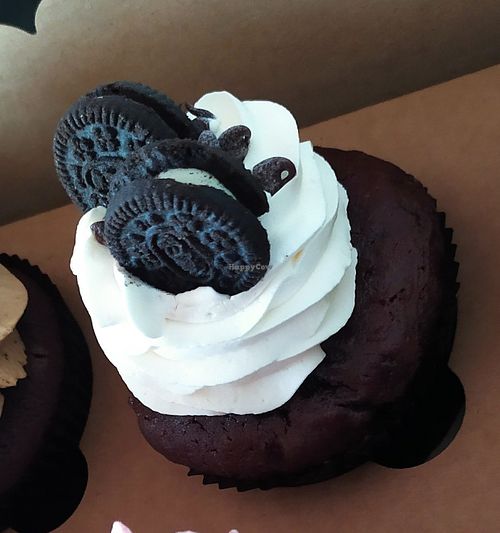 Vegan Oreo cupcake at Baking Bees in Castelfranco Veneto