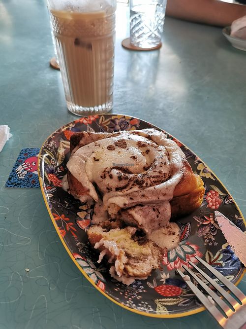 Cinnamon roll warmed up at Bury Me Standing in Cairns