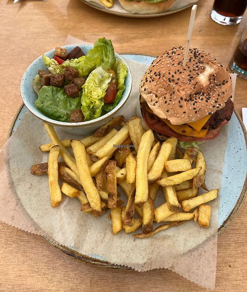 smashed cheese burger (vegan) at Beachclub Indigo in The Hague