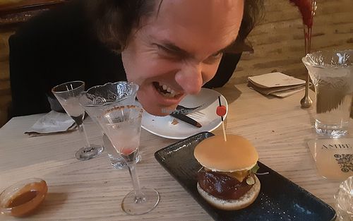 Mini burger tapas at Amberes The Vegetarian Wine And Cocktail Bar in Valencia