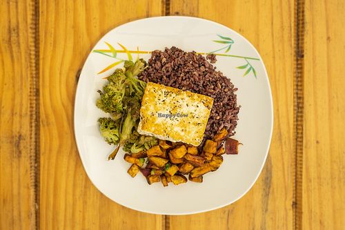 Executivo de Tofu - Tofu, brocoli, sweet potato, holegrain rice at A Tropicana - Sorvetes na chapa in Sao Paulo