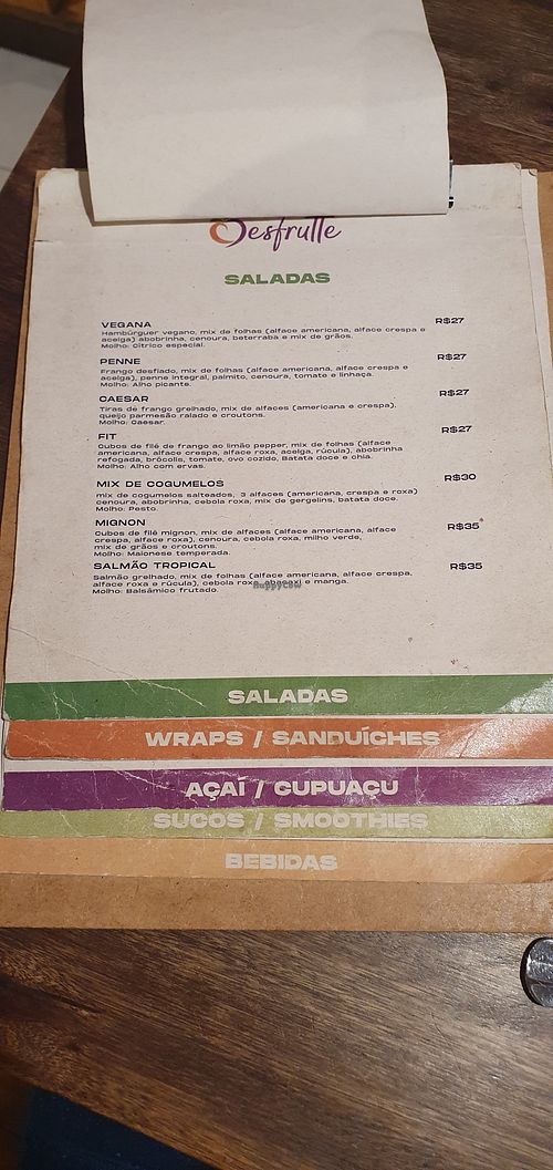 Saladas vegana e mix de cogumelos (trocar molho pesto que vai queijo) at Desfrutte in Porto Seguro