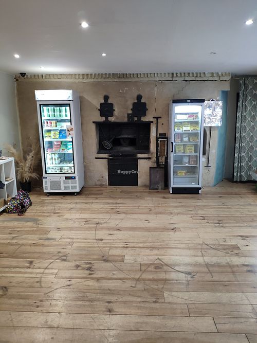 Refrigerated and frozen products at Graines Et Cailloux in Bordeaux