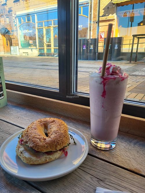 Vegan Frappino strawberry & vegan bagel with avocado and pickled onions at Espresso House in Eslov