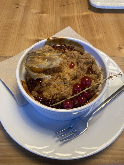 Veganer Apple Crumble  at Strandcafé Holnis in Gluecksburg