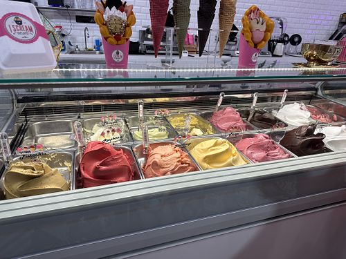 There were 8 vegan flavors when we visited.  at I Scream Gelato in Miami Beach