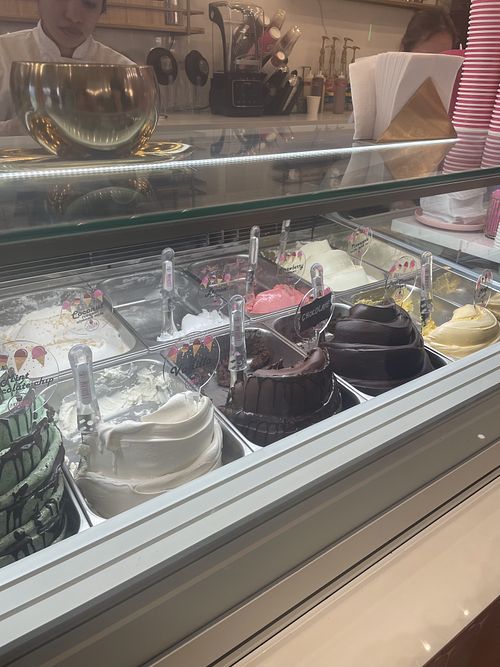 there were approximately 6 vegan options, nice!  at I Scream Gelato in Miami Beach