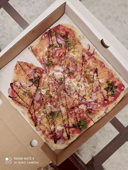 Vegan sweet and sour on a thin crust   at Pizza SQRD in Amman