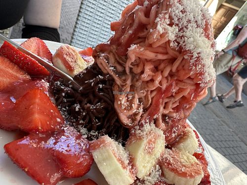 strawberry-dark chocolate spaghetti ice 'cream'  at Gelati caffè bar in Heidelberg