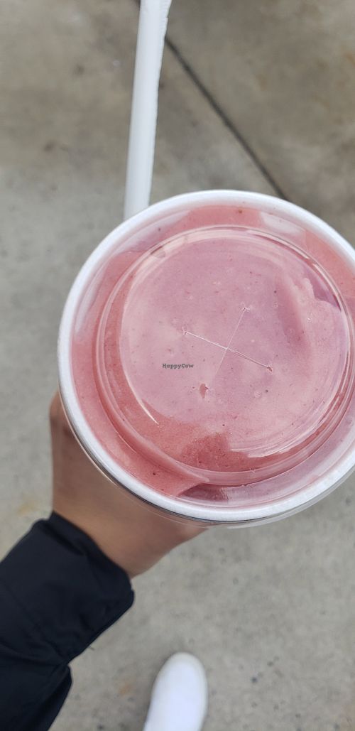 Vegan strawberry Banana smothie at Tropical Smoothie Cafe in Lancaster