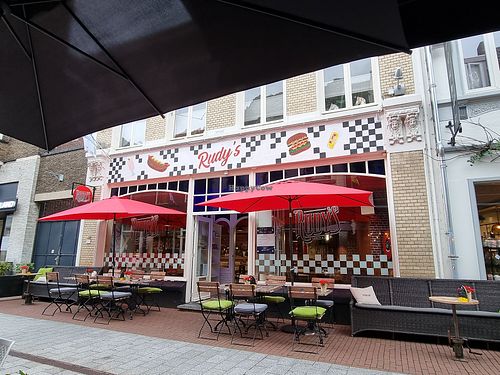 Front withoutdoor seating at Rudy's in Weert