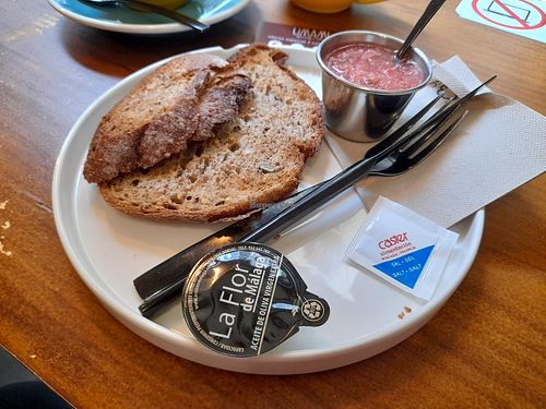Tostada con tomates at umami in Madrid
