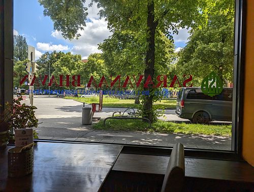 Blick nach draußen at Saravanaa Bhavan in Munich