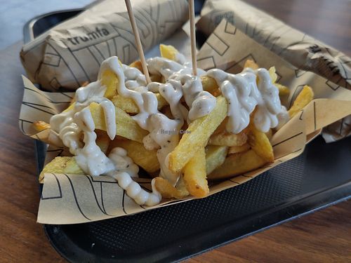 Fries with truffle mayo at Bendita Trumfa in Badalona