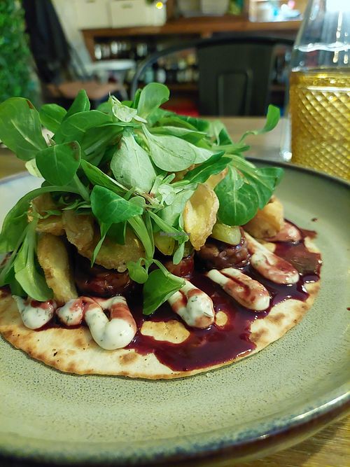 Tempeh super tasty thanks to a few liters of tasty sauces at Meet Vegano in Malaga